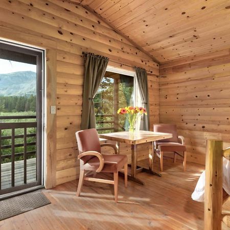 Summit Mountain Lodge And Steakhouse East Glacier Park Village Exterior foto