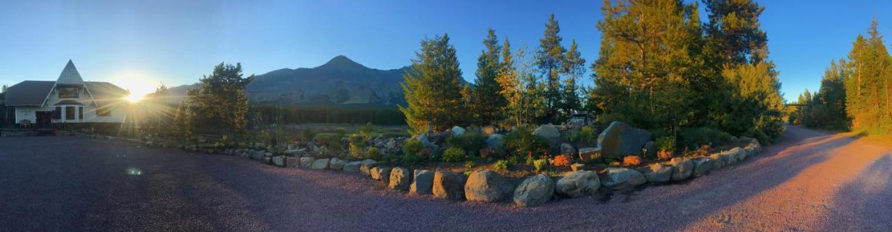 Summit Mountain Lodge And Steakhouse East Glacier Park Village Exterior foto